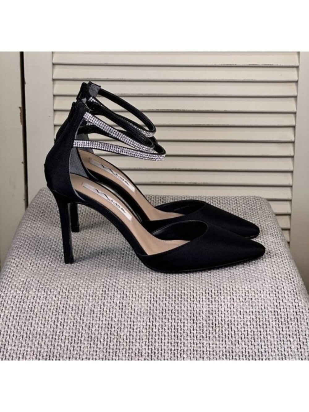 Nina New York Women's Black Satin Nikia Pointed Toe Evening Heels Pumps Size 5 - Picture 7 of 9